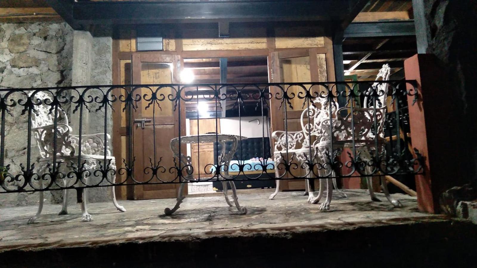 Omah Singo Stay & Resto Yogyakarta Bantul Exterior photo